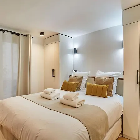 Superb Center Of By Prestige Apartment