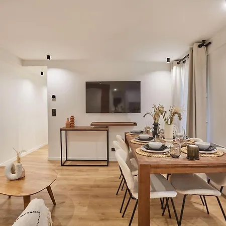 Superb Center Of By Prestige Apartment Paris